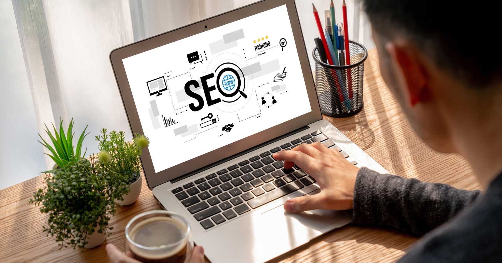 Yoast SEO’s New Schema Aggregator Improves Entity Disambiguation via @sejournal, @martinibuster